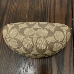 Free W/Purchase 💕 Coach Sunglass Case